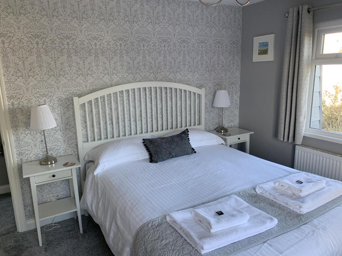 Hensleigh House Bed & Breakfast Charmouth Room photo